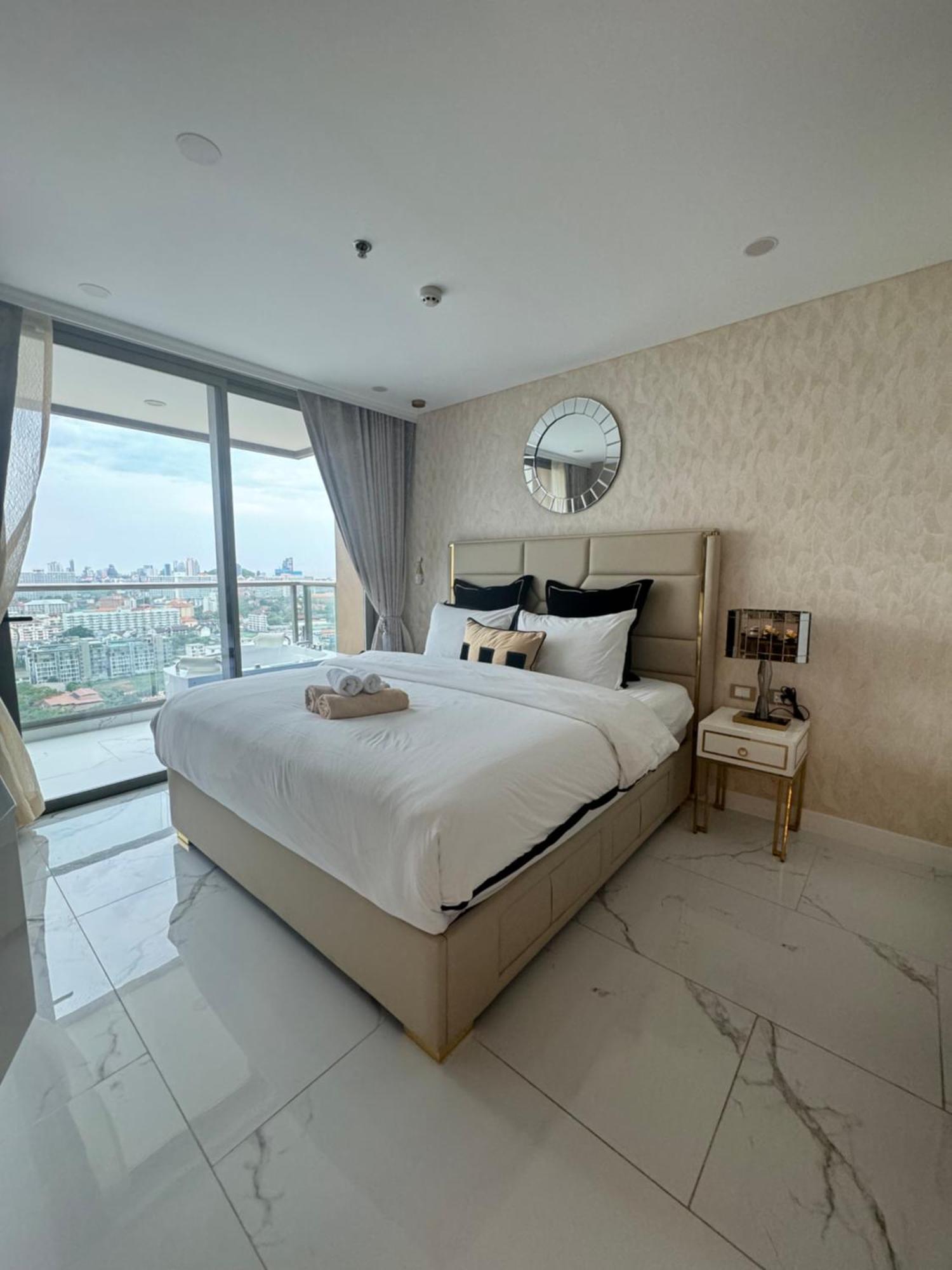 Copacabana Beach Jomtien 科帕卡巴纳海乔木提安海滩毗邻乔木提安夜市 Esterno foto