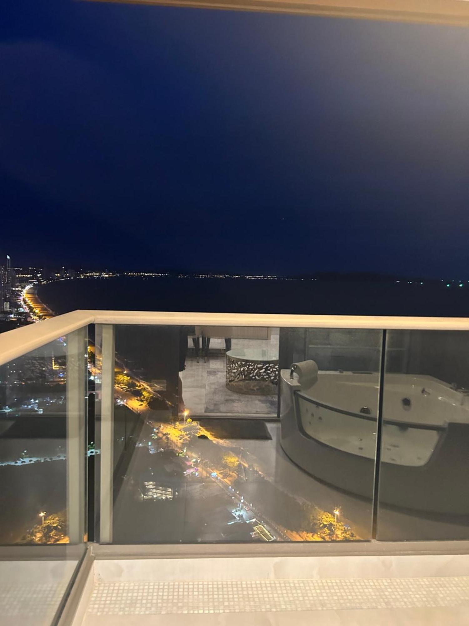 Copacabana Beach Jomtien 科帕卡巴纳海乔木提安海滩毗邻乔木提安夜市 Esterno foto