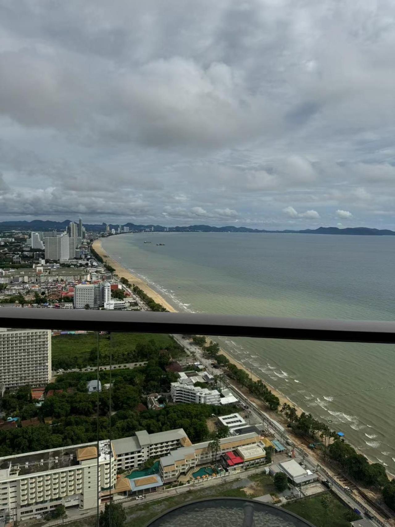Copacabana Beach Jomtien 科帕卡巴纳海乔木提安海滩毗邻乔木提安夜市 Esterno foto